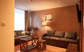 Feelstone Apartmani Brzece